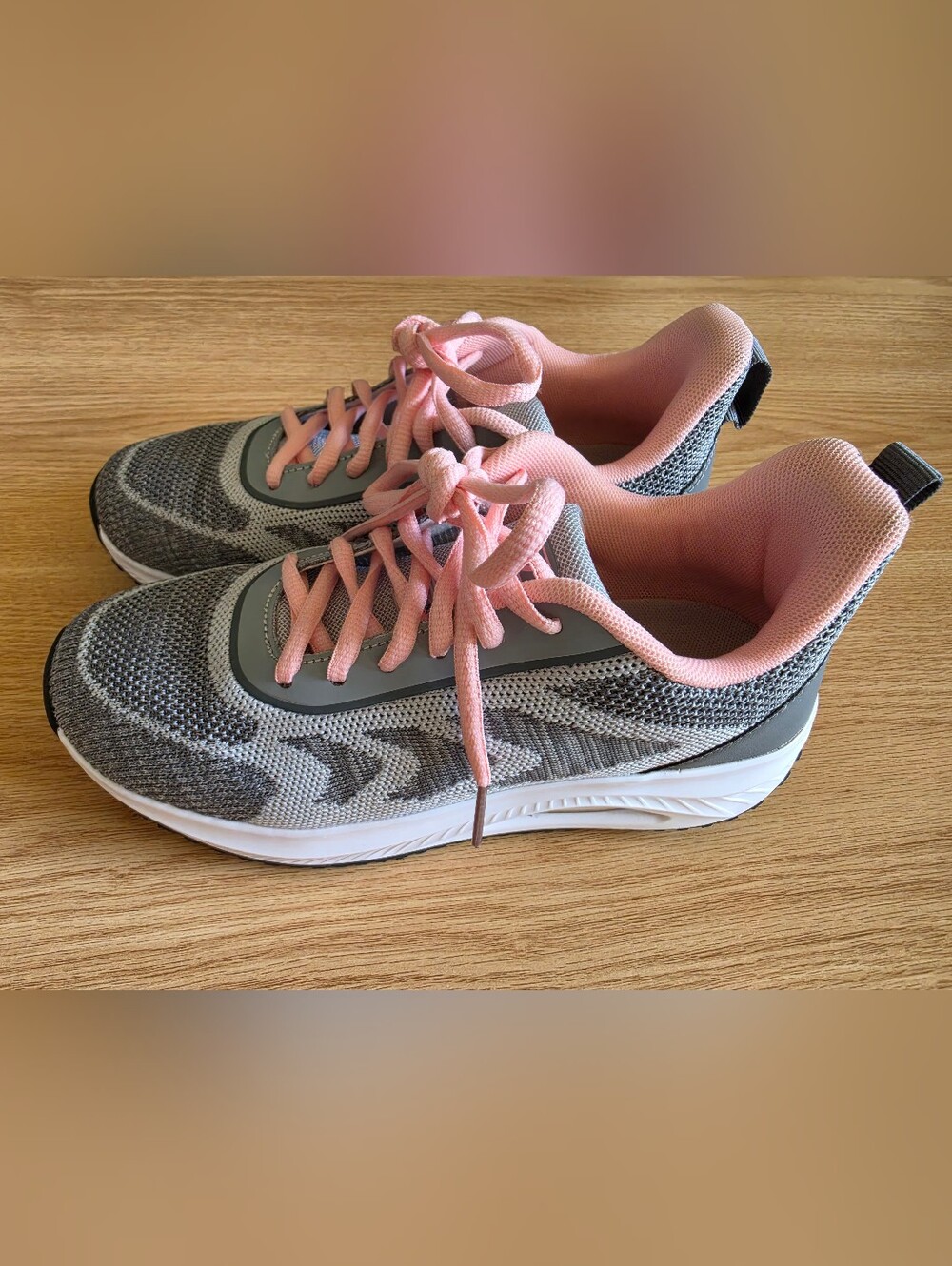 Lightweight Gray Athletic Sneakers with Pink Accents